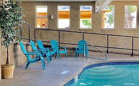 Moose Creek Lodge & Suites